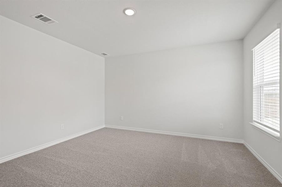 Spacious, unfurnished interior of a new home in Burgess Meadows, Cleburne (Image 15).