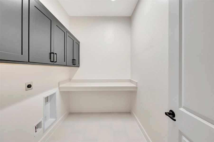Furnished interior view inside a new home in ARTAVIA - Parkview Collection, Conroe (Image 5).