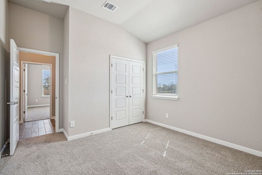Spacious, unfurnished interior of a new home in Carmel Ranch, Schertz (Image 34).