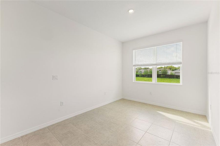 Spacious, unfurnished interior of a new home in Mirror Lake Village, Fruitland Park (Image 21).