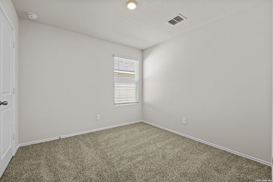 Spacious, unfurnished interior of a new home in Spring Valley, New Braunfels (Image 20).