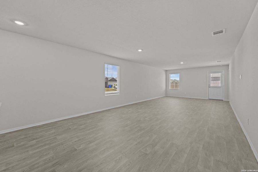 Spacious, unfurnished interior of a new home in Swenson Heights, Seguin (Image 25).