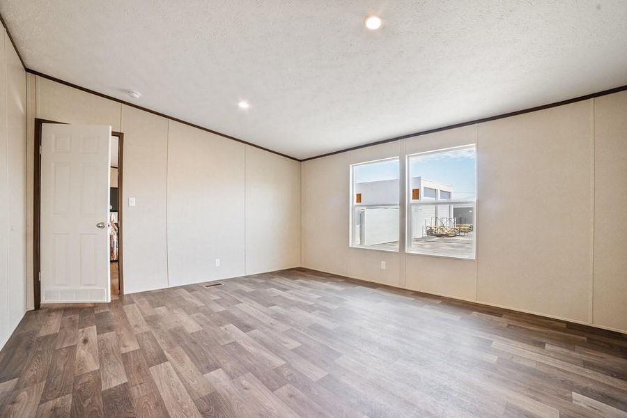 Spacious, unfurnished interior of a new home in , Montague (Image 26).