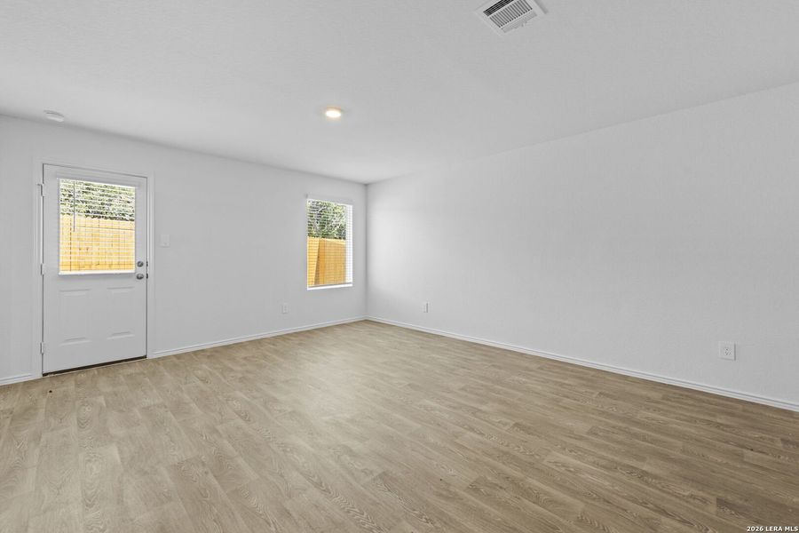 Spacious, unfurnished interior of a new home in Hickory Ridge, Elmendorf (Image 36). Spacious, unfurnished interior of a new home in Hickory Ridge, Elmendorf (Image 36).