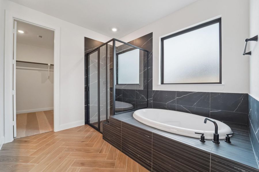 Furnished interior view inside a new home in Evergreen 55', Conroe (Image 15).