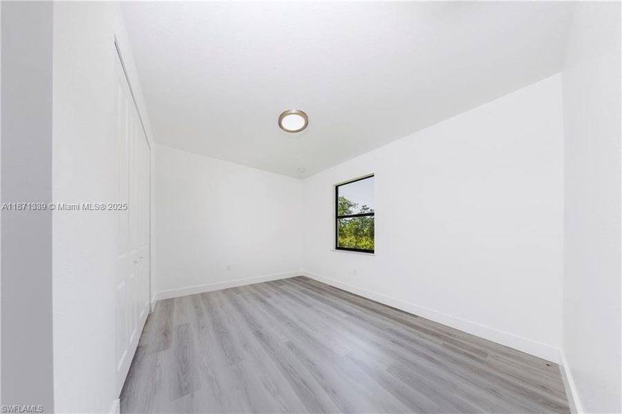 Spacious, unfurnished interior of a new home in , Lehigh Acres (Image 10).