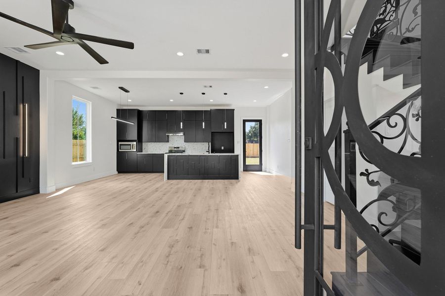 Image 33 of a home in .
