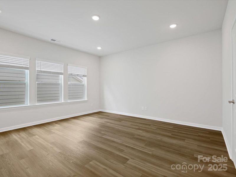 Spacious, unfurnished interior of a new home in Encore at Streamside - Classic Series, Waxhaw (Image 24).