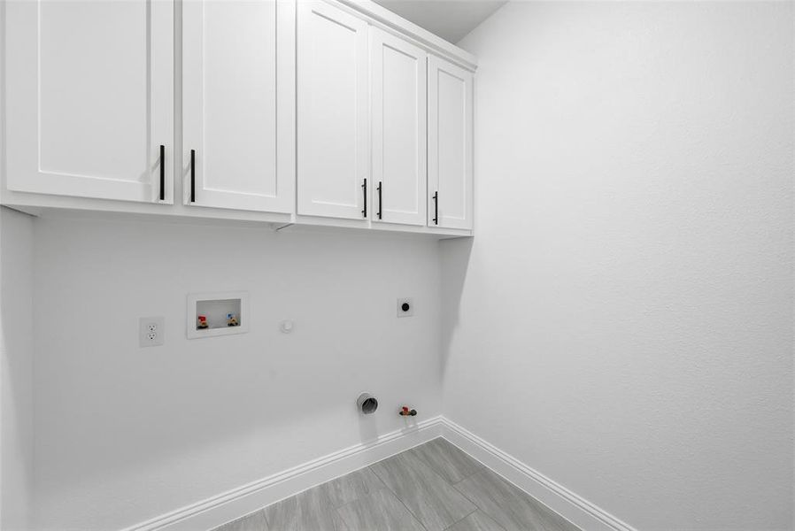 Spacious, unfurnished interior of a new home in , Corsicana (Image 15).