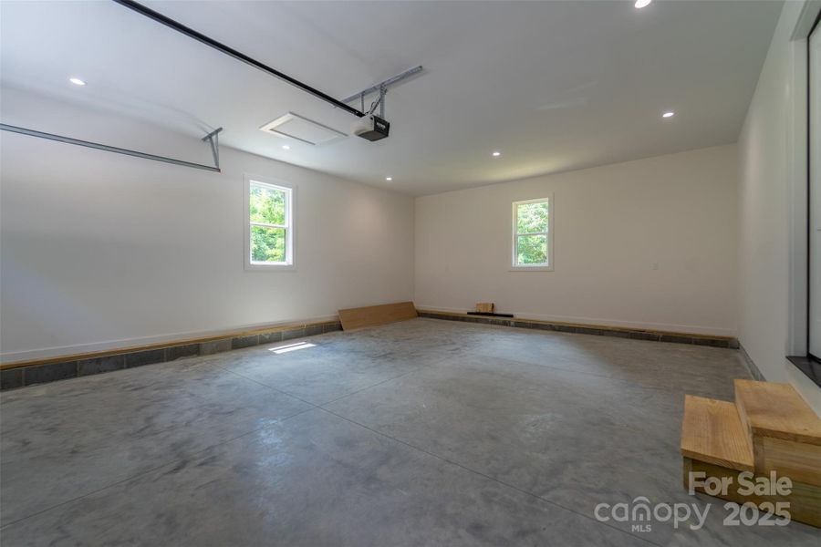 Spacious, unfurnished interior of a new home in , Sylva (Image 18).