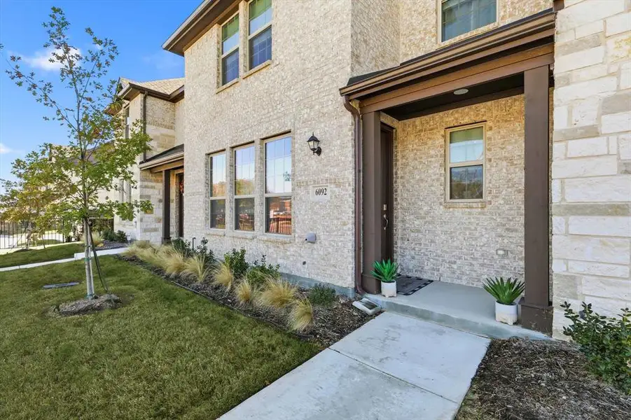 Exterior details and patio area of a home in , Watauga (Image 4).