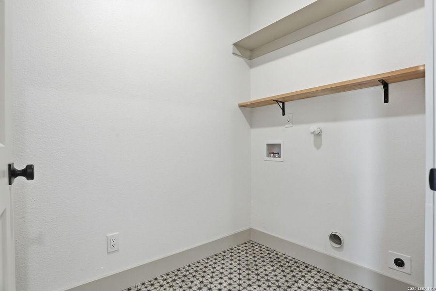 Spacious, unfurnished interior of a new home in , La Vernia (Image 29). Spacious, unfurnished interior of a new home in , La Vernia (Image 29).