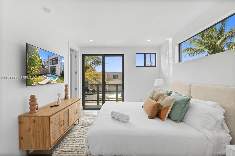 Furnished interior view inside a new home in , Fort Lauderdale (Image 43).