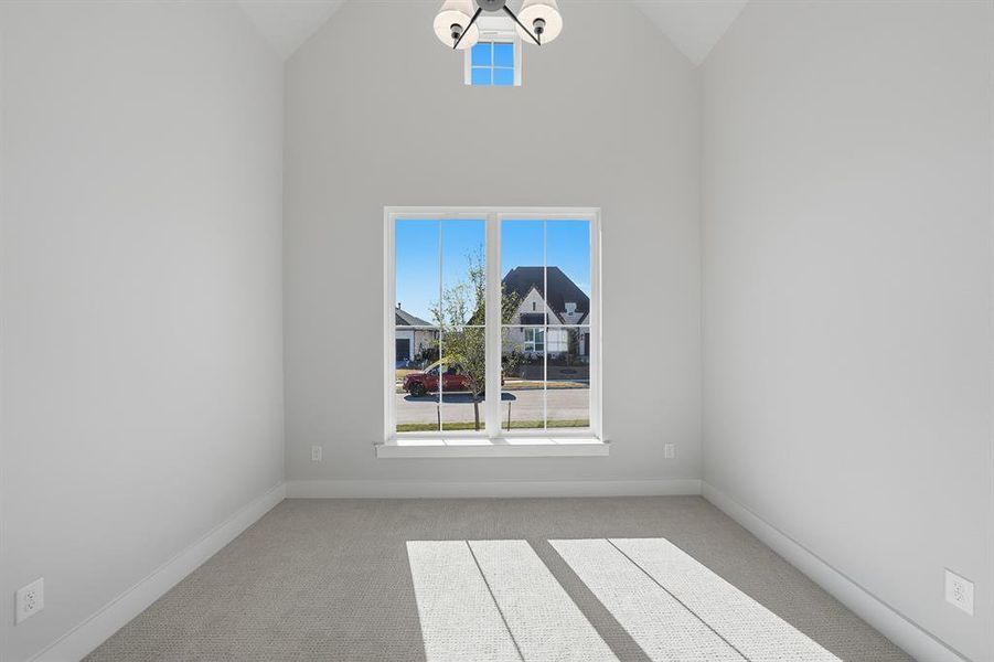 Spacious, unfurnished interior of a new home in Quail Hollow, Rockwall (Image 34).