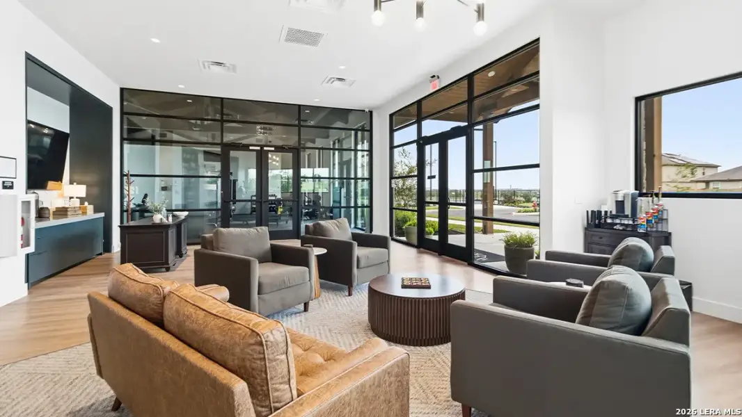 Community amenities in Winding Creek, New Braunfels (Image 21).