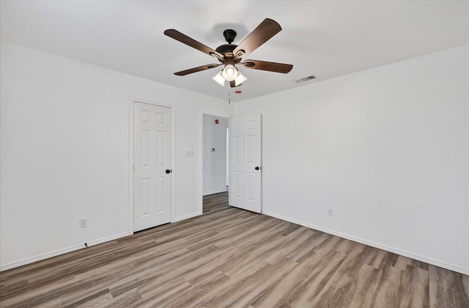 Spacious, unfurnished interior of a new home in , Kennedale (Image 21).