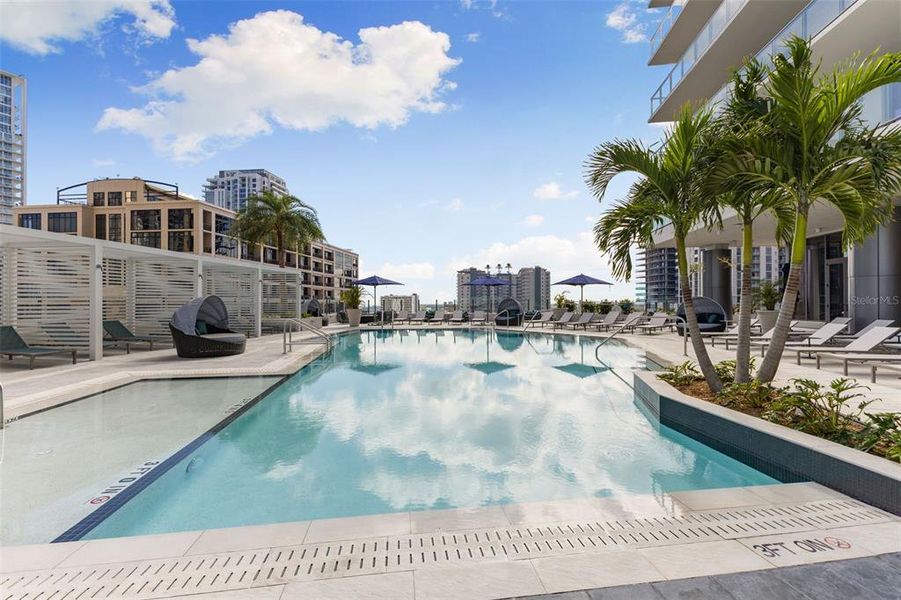 Condo located in St. Petersburg, FL showcasing its design and architecture (Image 22). Condo located in St. Petersburg, FL showcasing its design and architecture (Image 22).