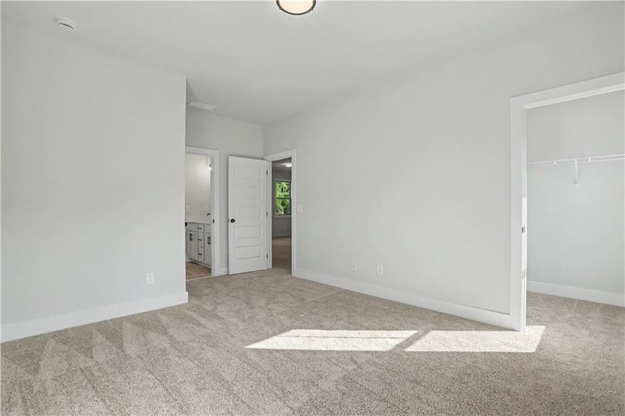 Spacious, unfurnished interior of a new home in , Jefferson (Image 15).
