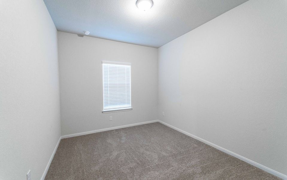 Spacious, unfurnished interior of a new home in Hunter's Ranch, San Antonio (Image 32).