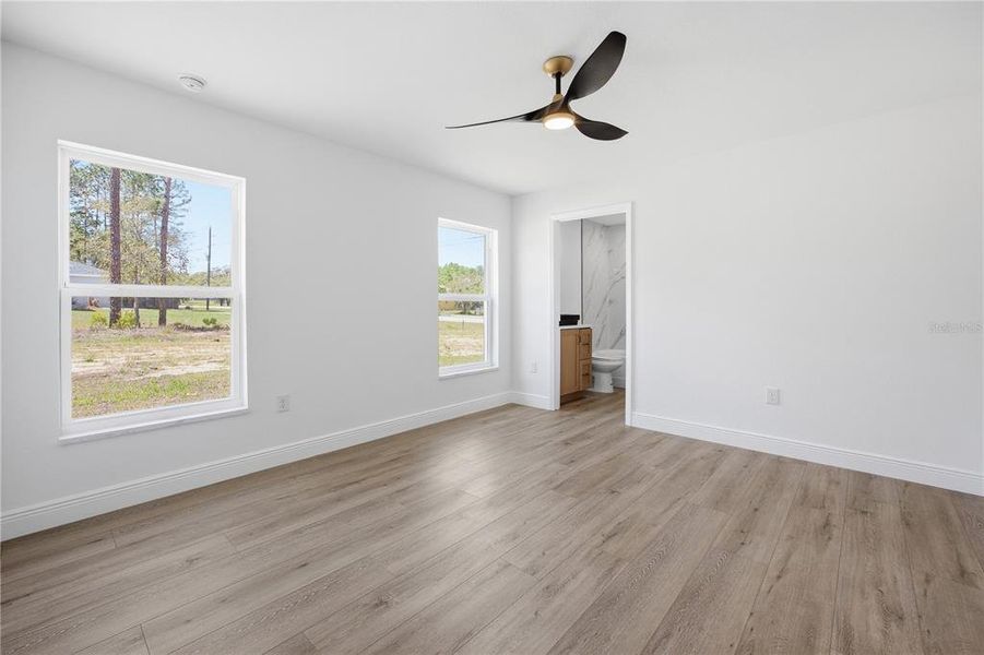 Spacious, unfurnished interior of a new home in , Ocala (Image 33).