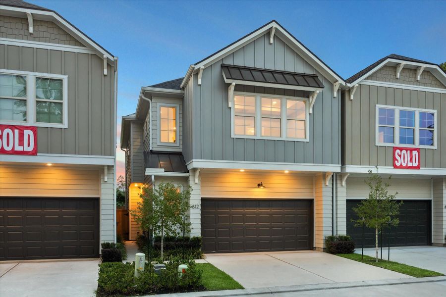Private Driveway Homes in a Gated Community Private Driveway Homes in a Gated Community