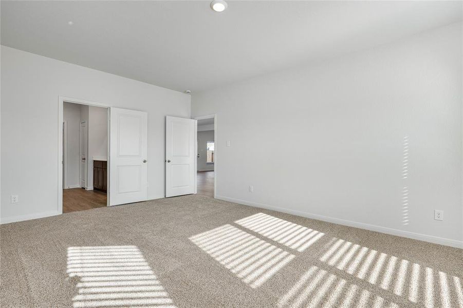 Spacious, unfurnished interior of a new home in Vista West, Fort Worth (Image 4).