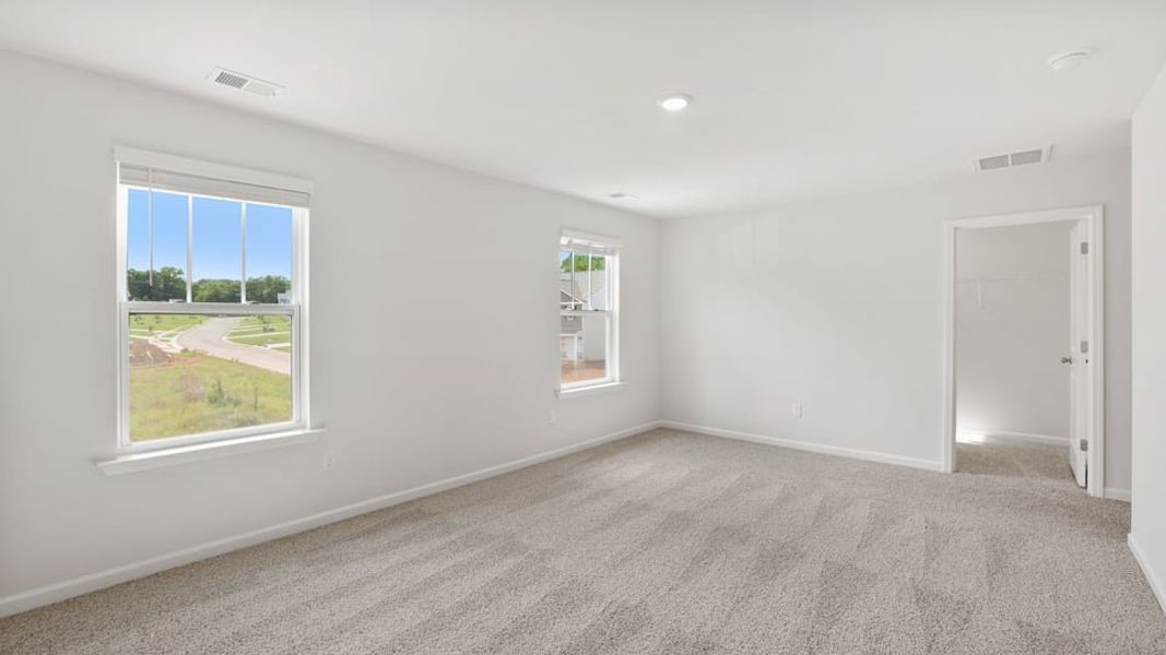 Spacious, unfurnished interior of a new home in Seneca Falls, Seneca (Image 34).
