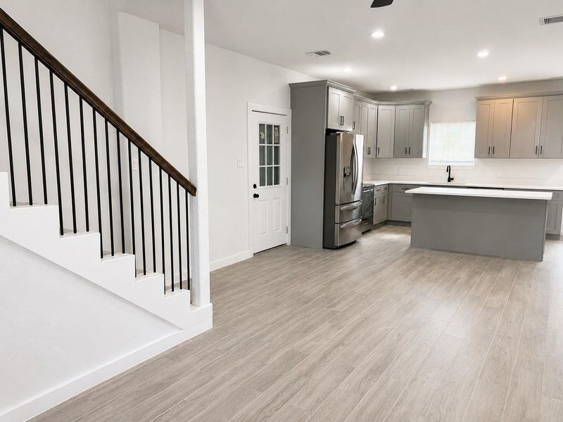 Spacious, unfurnished interior of a new home in , Houston (Image 11).
