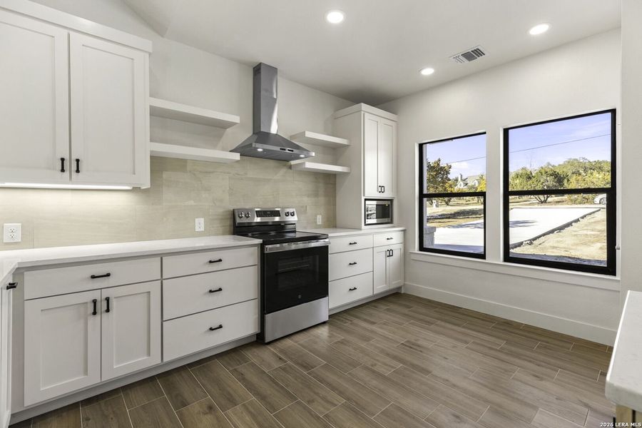 Furnished interior view inside a new home in , Canyon Lake (Image 11).