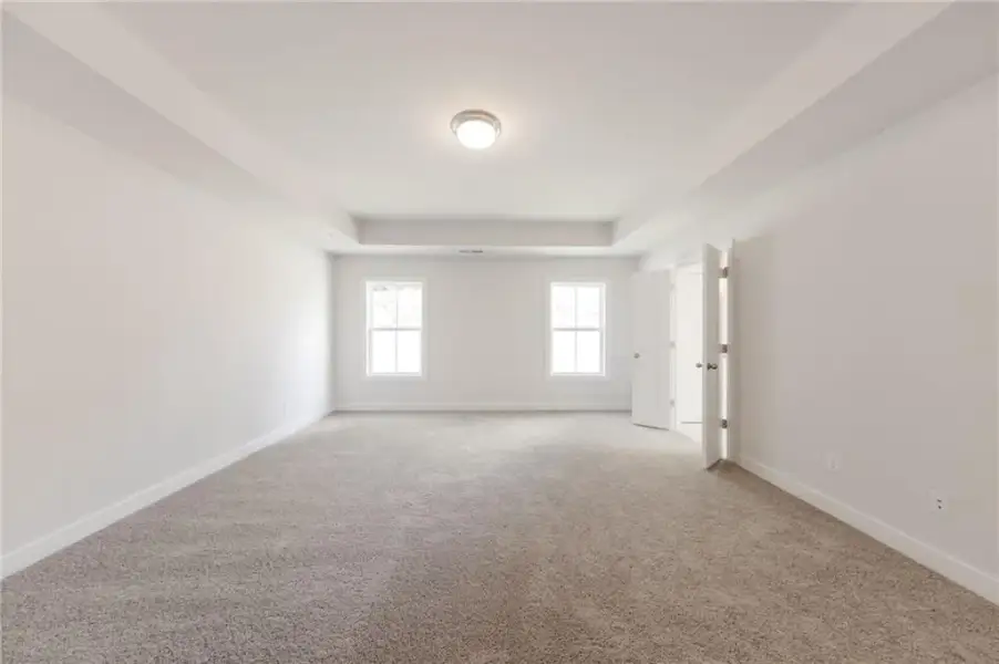Spacious, unfurnished interior of a new home in , Marietta (Image 19).