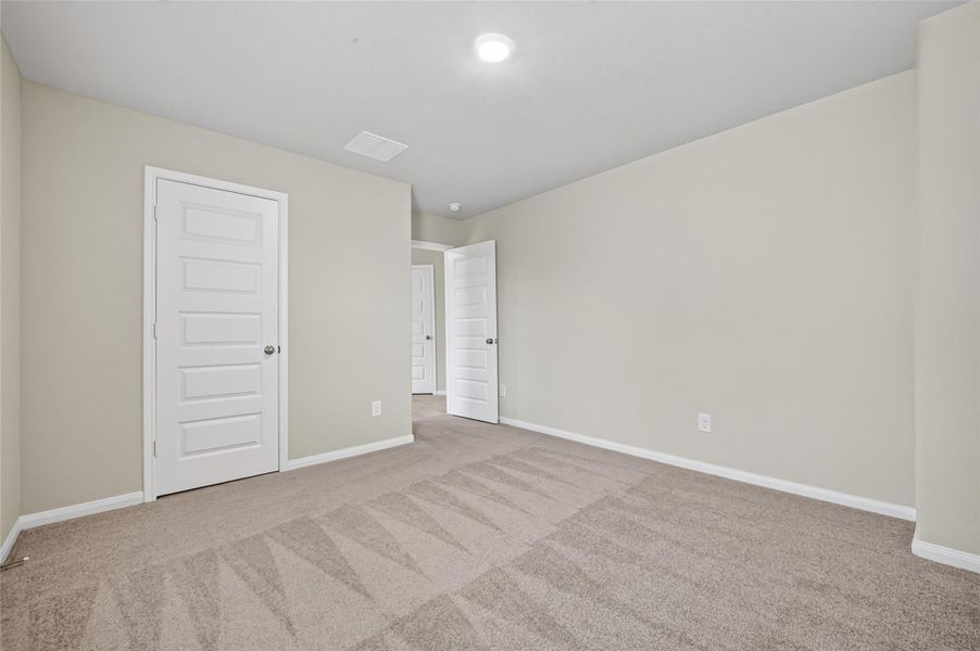 Spacious, unfurnished interior of a new home in River's Edge, Conroe (Image 26). Spacious, unfurnished interior of a new home in River's Edge, Conroe (Image 26).