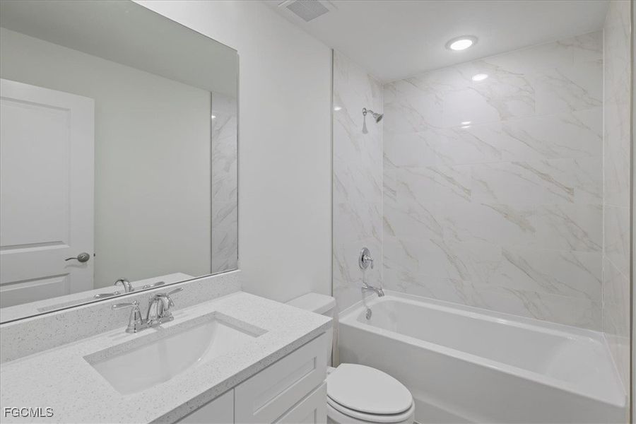 Furnished interior view inside a new home in Cape Coral, Cape Coral (Image 15).