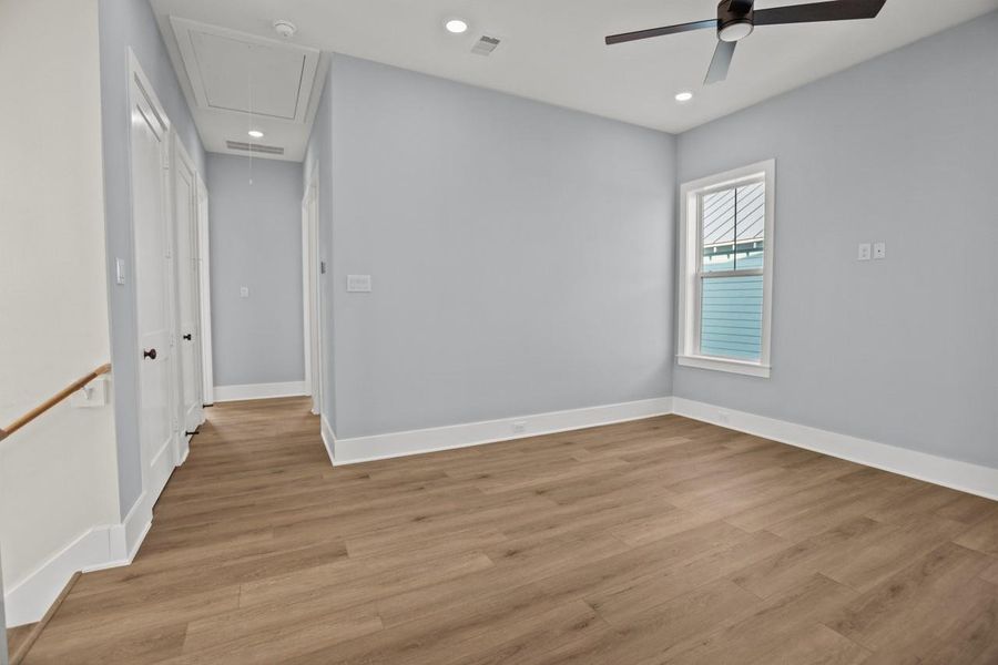 Spacious, unfurnished interior of a new home in , Galveston (Image 39).