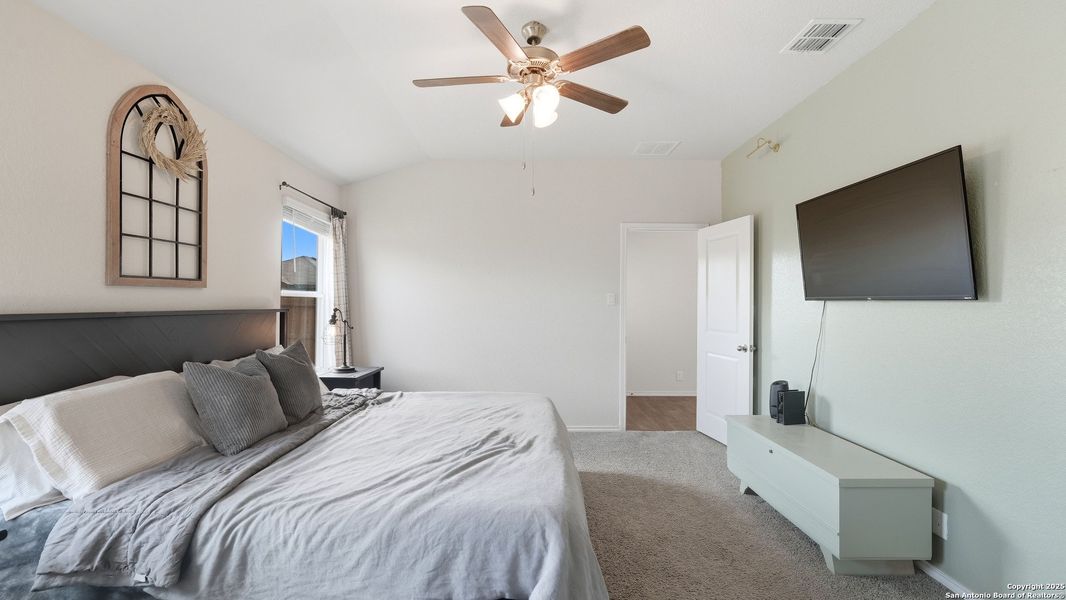 Furnished interior view inside a new home in , Floresville (Image 18).