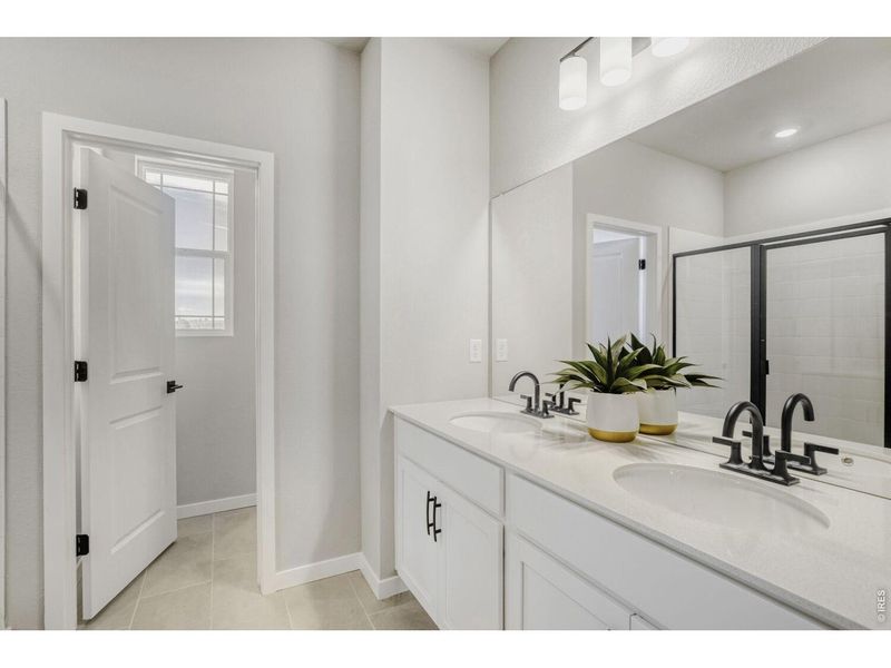 Furnished interior view inside a new home in Farmstead, Berthoud (Image 15).