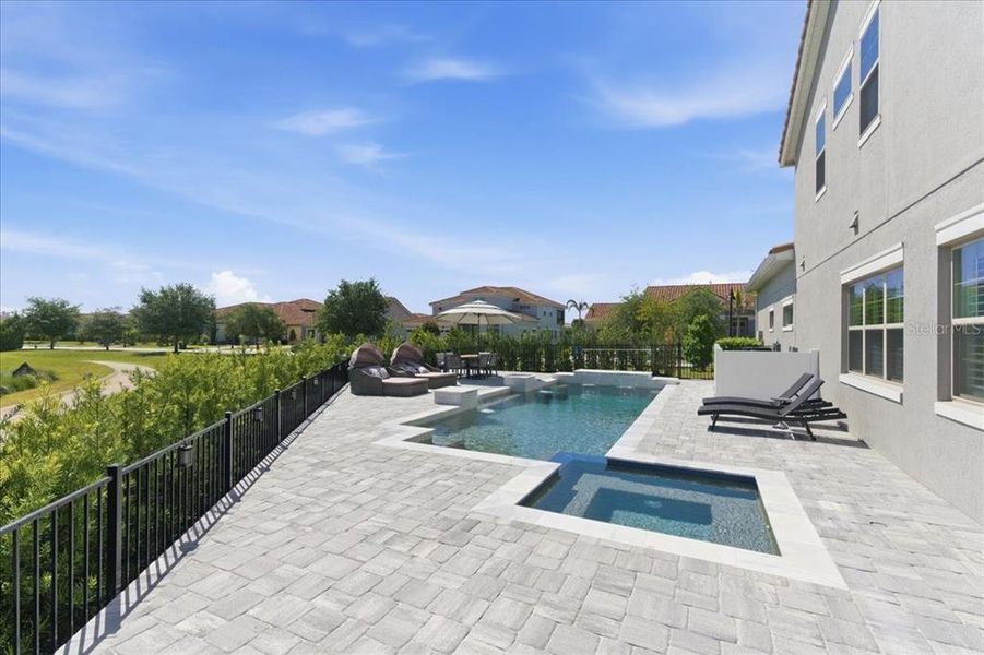 Exterior details and patio area of a home in , Orlando (Image 25).
