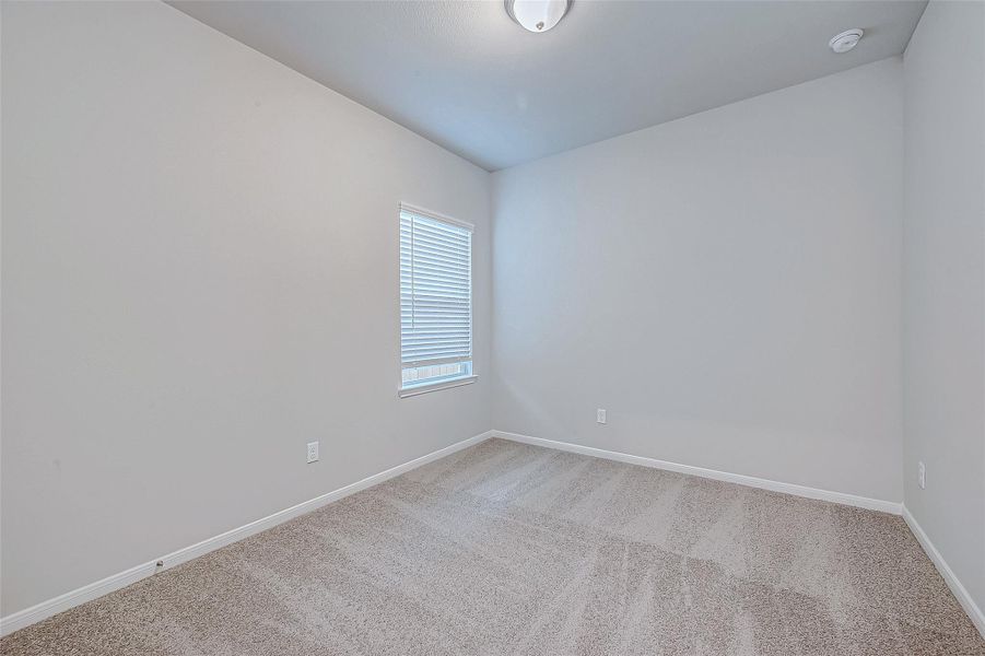 Spacious, unfurnished interior of a new home in Woodland Lakes, Huffman (Image 30).