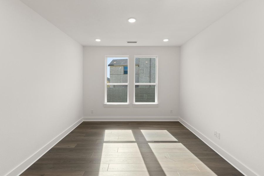 Spacious, unfurnished interior of a new home in Inspiration Collection 60 at Painted Tree, McKinney (Image 14).