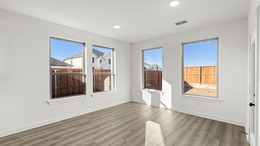 11. 9301 Derry - Dining