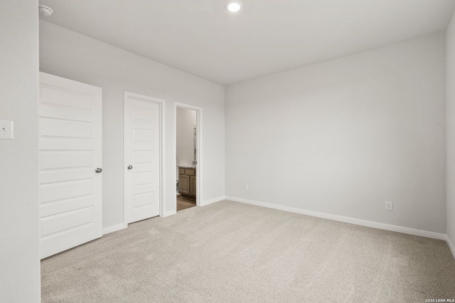 Spacious, unfurnished interior of a new home in Abbott Place, St. Hedwig (Image 25).