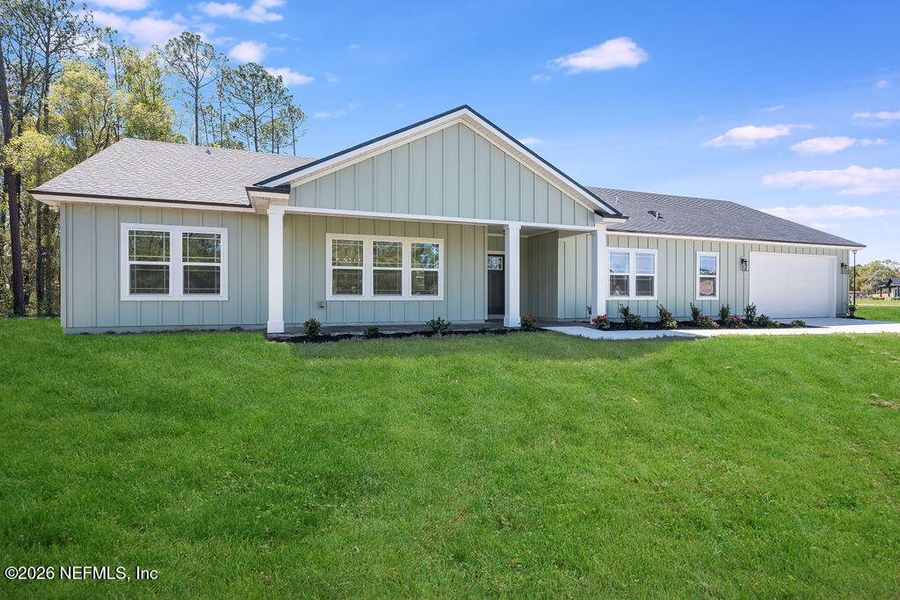 Exterior details and patio area of a home in , Starke (Image 18).