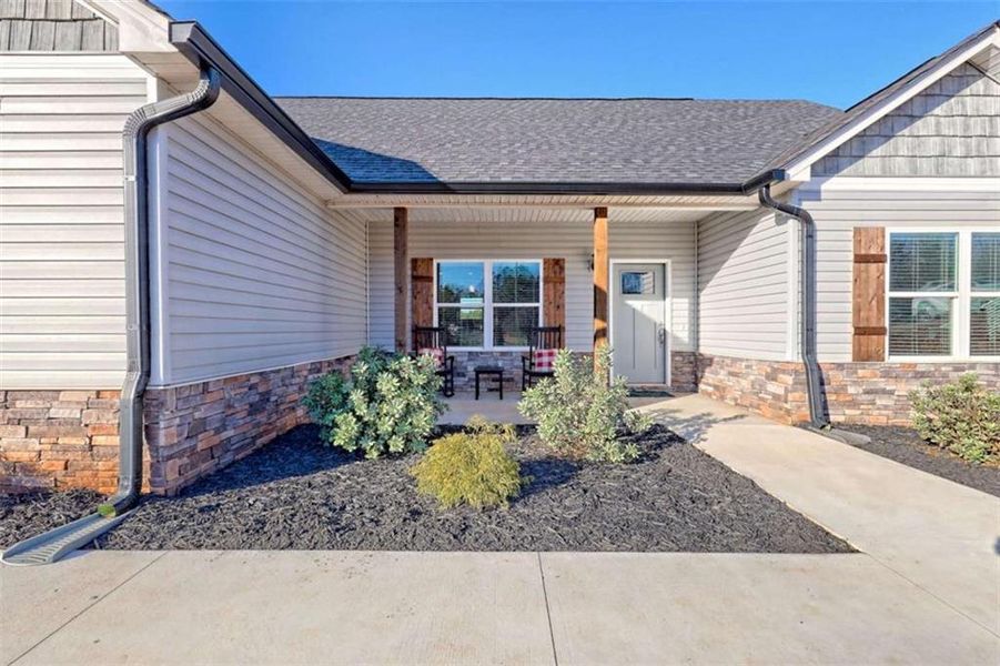 Exterior details and patio area of a home in , Eastanollee (Image 32).