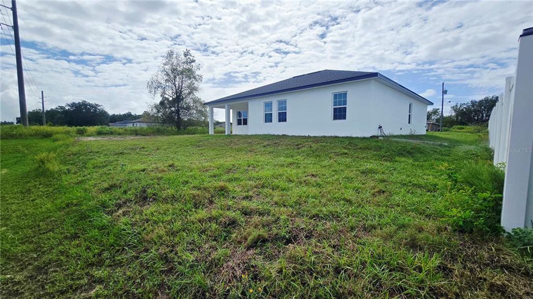 Exterior details and patio area of a home in , Ocala (Image 3).