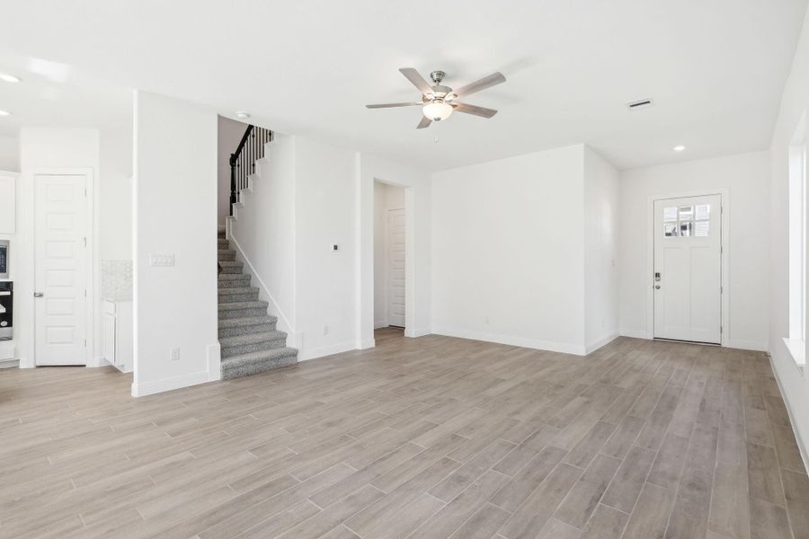 Spacious, unfurnished interior of a new home in Kemah Crossing - Luxe Series, Kemah (Image 24). Spacious, unfurnished interior of a new home in Kemah Crossing - Luxe Series, Kemah (Image 24).