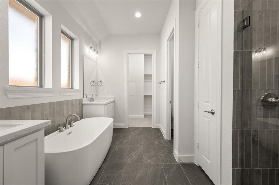 1409 Ripple Glass- Primary Suite-3 1409 Ripple Glass- Primary Suite-3
