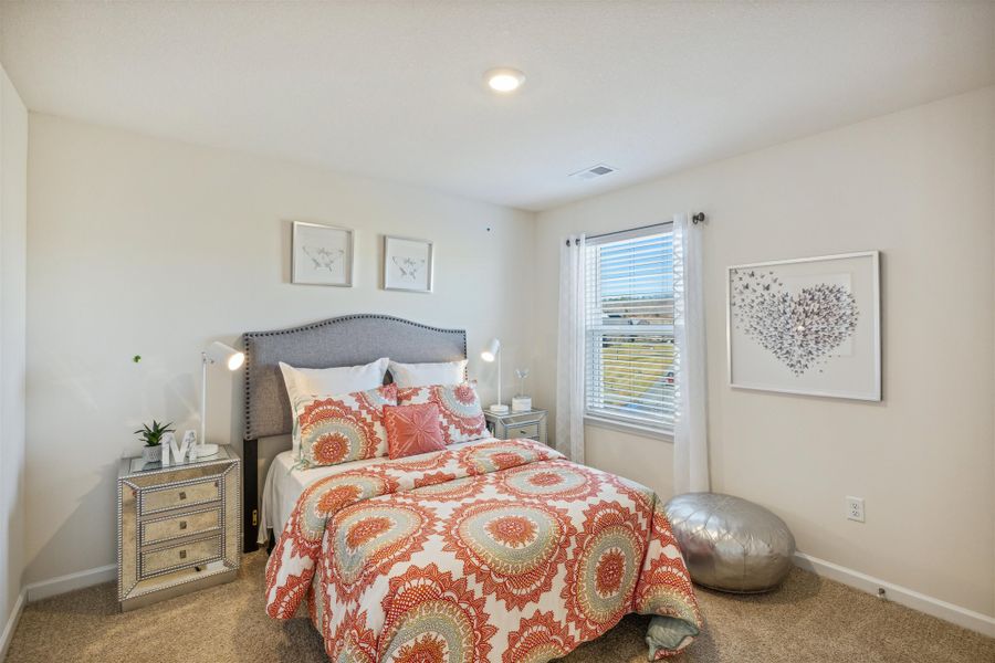 Representative furnished interior of a home built from the Robie by D.R. Horton in Johnson Farms, Greeneville (Image 22).