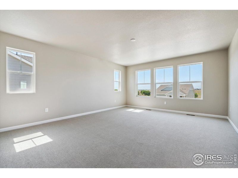 Spacious, unfurnished interior of a new home in The Overlook at Johnstown Farms, Johnstown (Image 15).