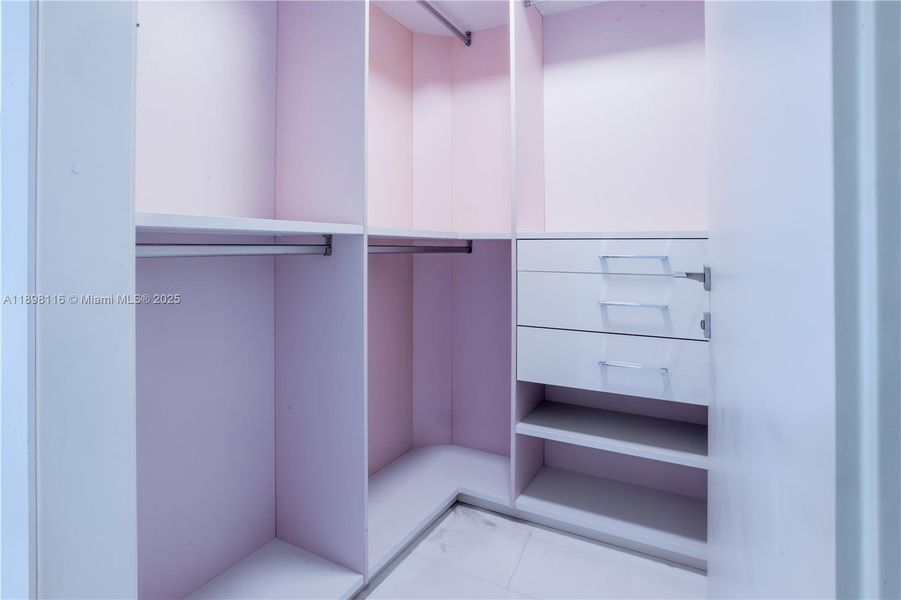 Spacious, unfurnished interior of a new home in Aston Martin Residences, Miami (Image 24). Spacious, unfurnished interior of a new home in Aston Martin Residences, Miami (Image 24).