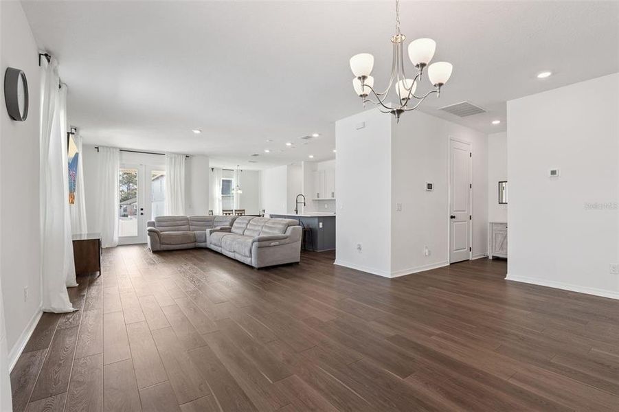 Spacious, unfurnished interior of a new home in , Minneola (Image 25).