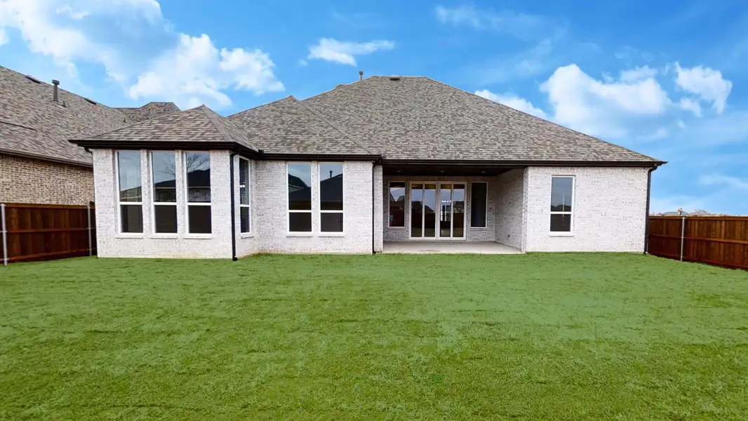 Representative exterior details of a home built from the 281 by Highland Homes in Quail Hollow, Rockwall (Image 3).